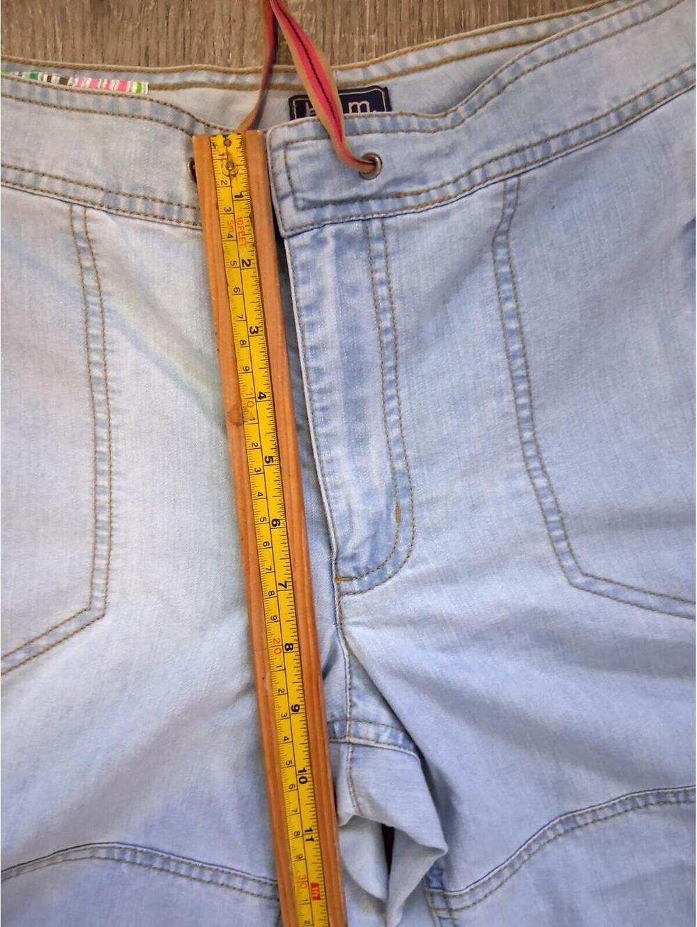 VTG BUM Equipment Women's Missy Size 12, 32x20 Mid Rise Blue Denim Capri Pants - Picture 7 of 13